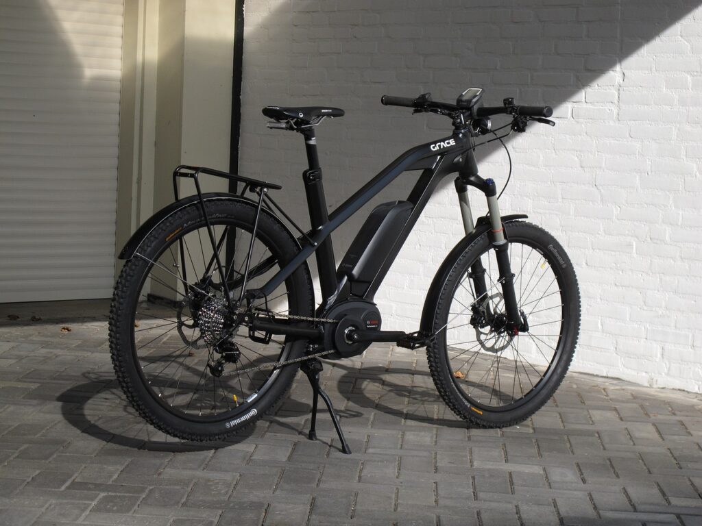 Electrisch fiets met accu om te reviseren
